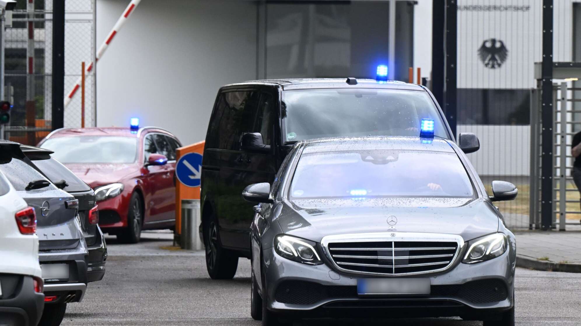 Mutmaßliche rechte Terrorzelle: Junge Männer festgenommen