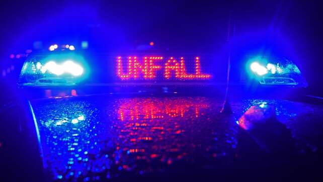 Zu schnell gefahren bei Regen – hoher Schaden nach Unfall