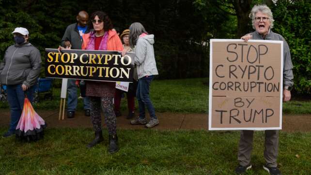 Krypto-Dinner mit Trump begleitet von Protesten