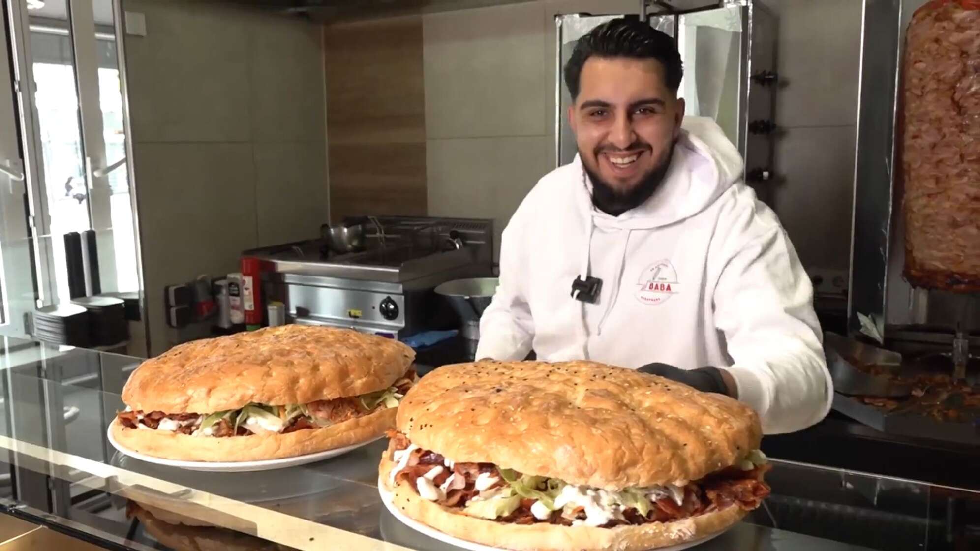 Wette mit Zwei-Kilo-Riesendöner in Augsburg