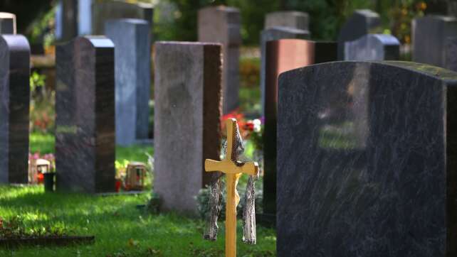 73-Jährige ortet Grabschmuck-Dieb mit GPS-Tracker