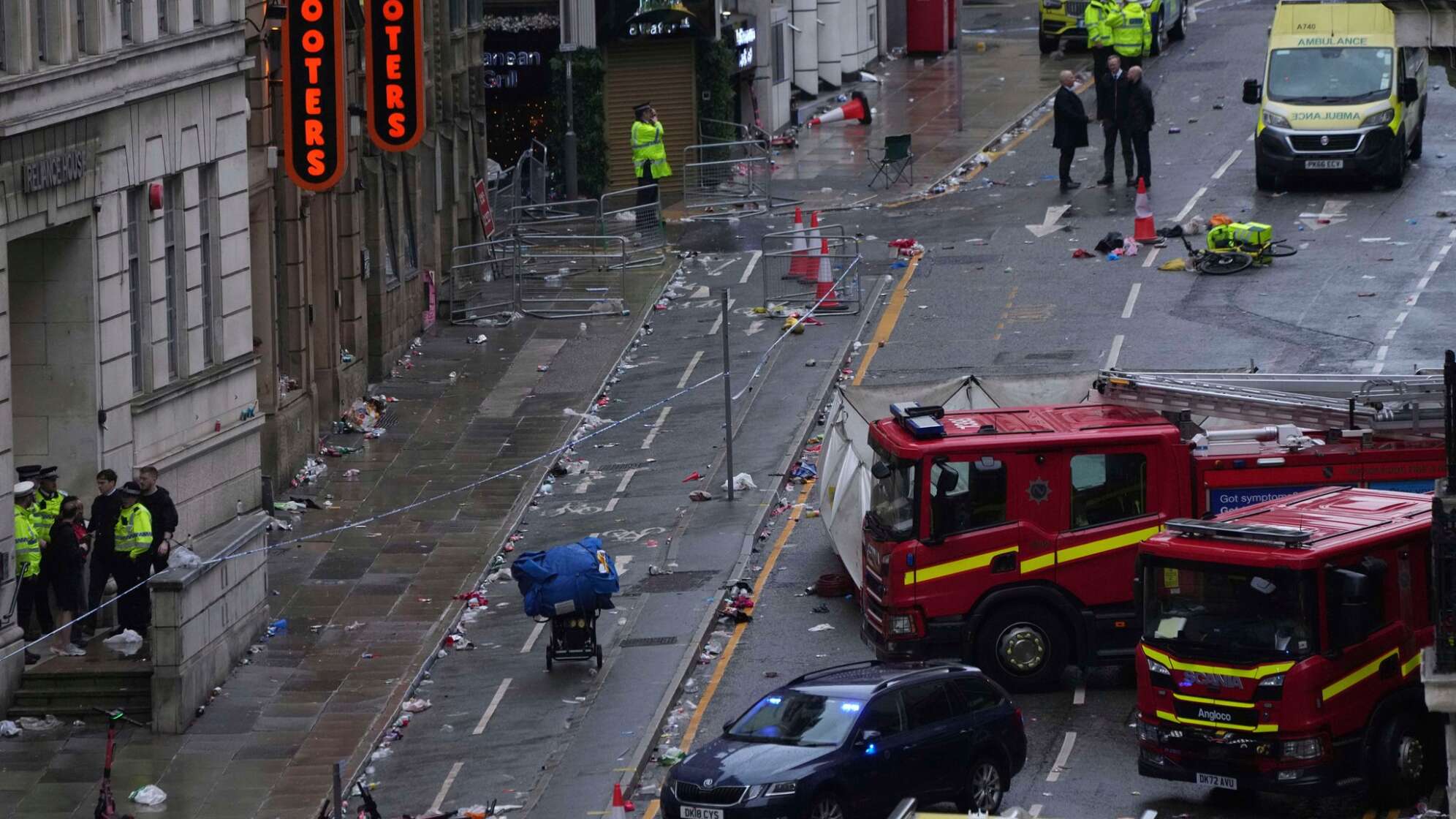 Siegerparade in Liverpool - Auto fährt in Menschenmenge