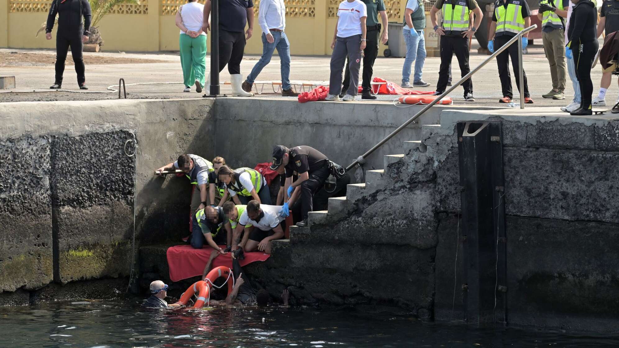 Bootsunglück vor Kanaren-Insel El Hierro - Tote und Verletzte
