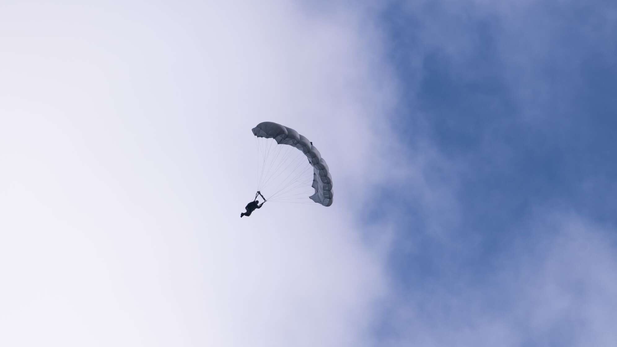 Fallschirmspringer