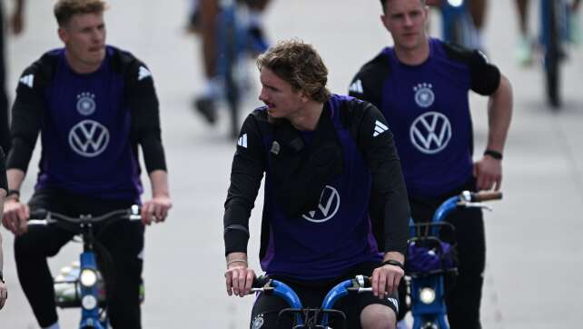 Fanjubel beim DFB-Training - Ter Stegen im Fokus