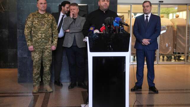 Vor Gesprächen zerstört die Ukraine russische Flugzeuge