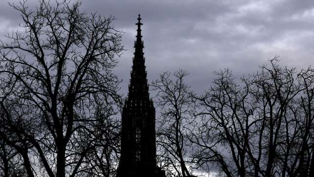 Ulmer Münster gibt vorsichtig Entwarnung nach Blitzeinschlag
