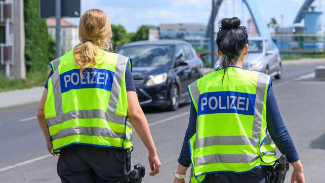 Merz: Zurückweisung von Asylsuchenden bleibt möglich