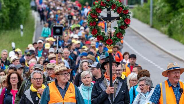 Pilger starten Fußwallfahrt nach Altötting
