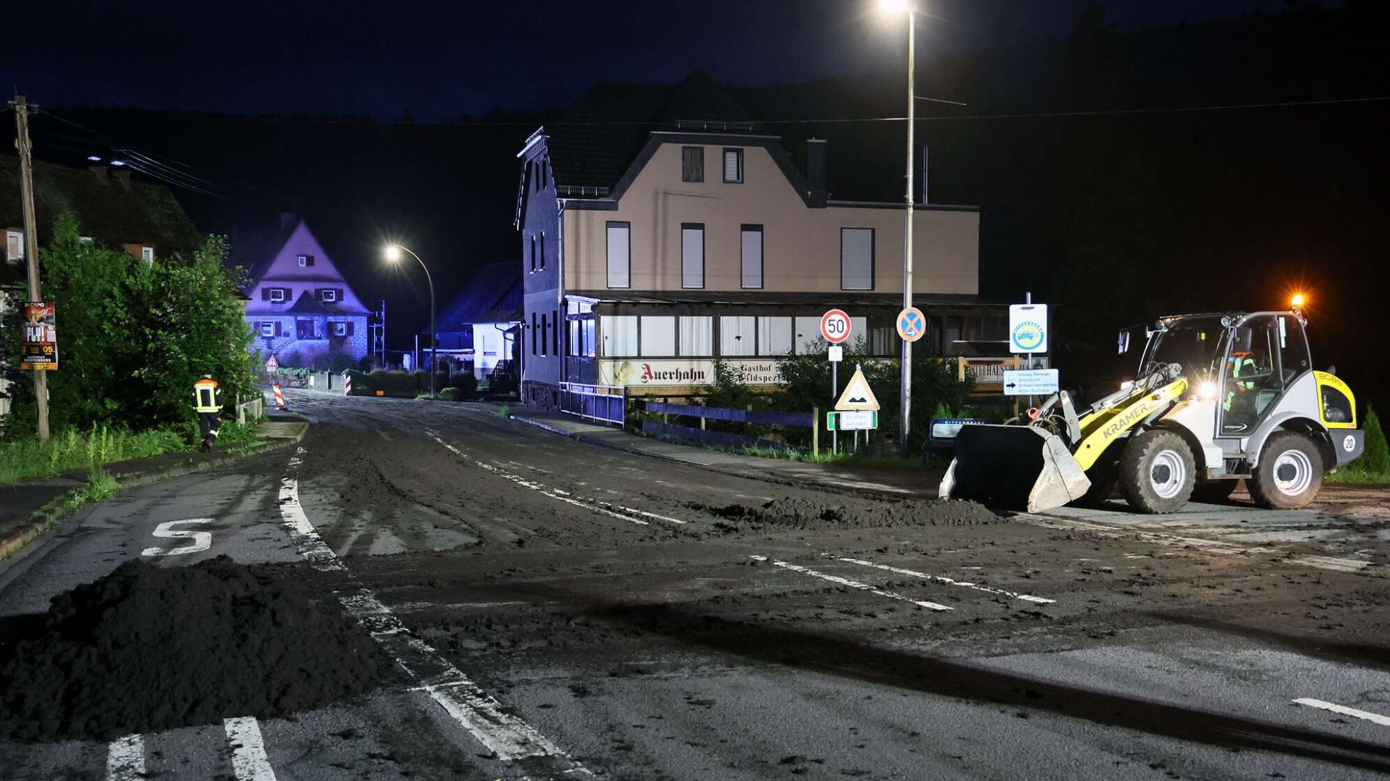 Kilometerlange Spur aus Klärschlamm in Unterfranken