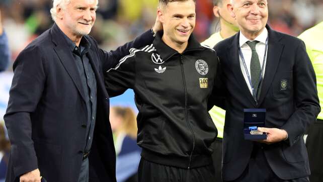 Völler fordert nach Sitzung von DFB-Team: Schippe drauflegen