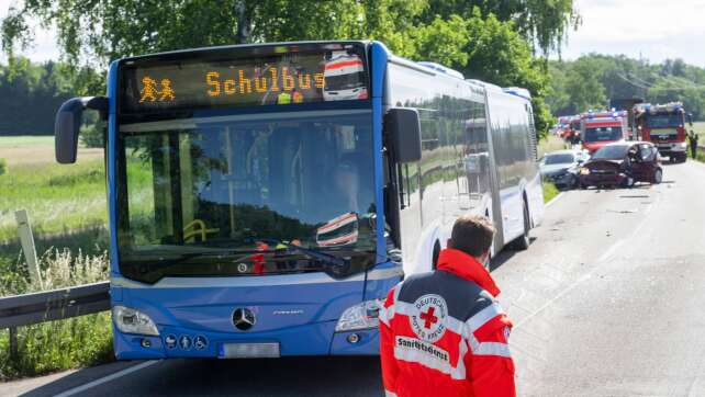 Sechs Verletzte bei Unfall mit Schulbus