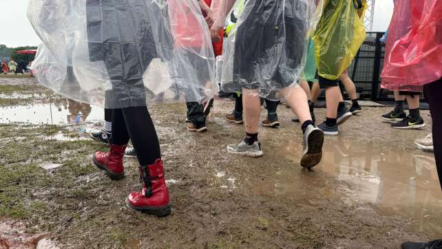 Party-Stimmung trotz Regen bei Rock im Park