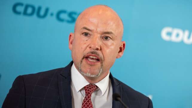 CSU-Landesgruppenchef Hoffmann attackiert Pro Asyl