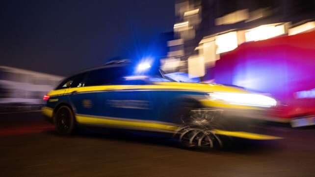Verfolgungsfahrt: Autofahrer flieht vor Polizeikontrolle