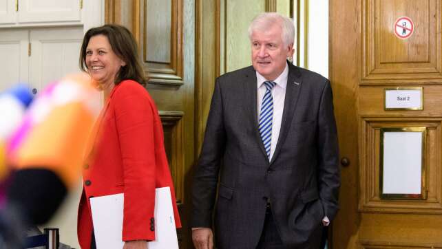 Seehofer: Zeit reif für eine Bundespräsidentin