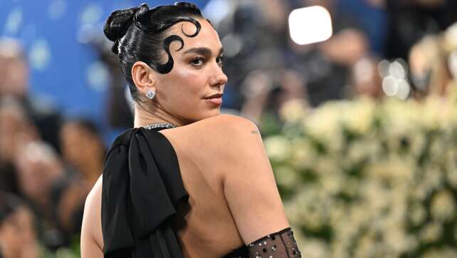 Popstar Dua Lipa ist verlobt