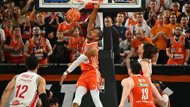 Sieg über Würzburg: Ulms Basketballer fordern FC Bayern