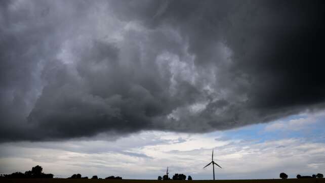 Hitzegewitter im Westen - auch am Sonntag gewittrig