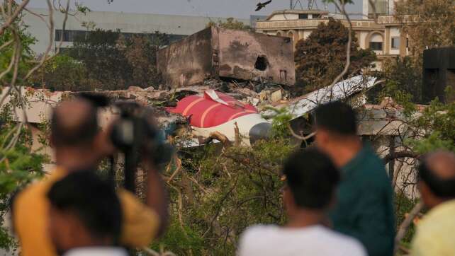 Air India zahlt nach Flugzeugabsturz an Opferfamilien