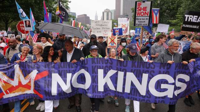 «No Kings»: Landesweite Proteste gegen Trump kommen in Gang