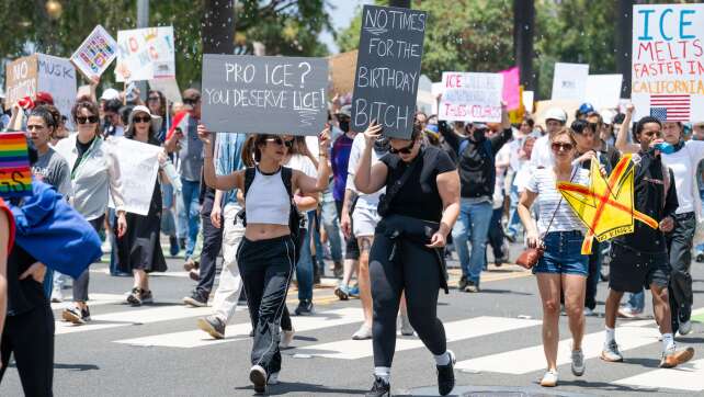 «No King»: Zehntausende protestieren landesweit gegen Trump