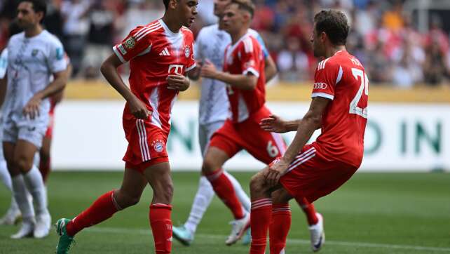 10:0: Bayern starten WM-Mission mit Torfestival