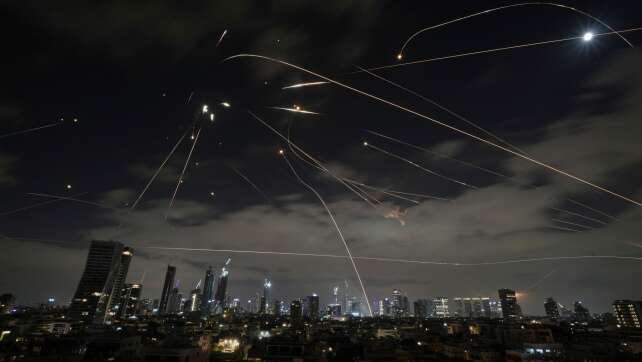 Schläge gegen Irans Machtapparat - Raketen auf Israel