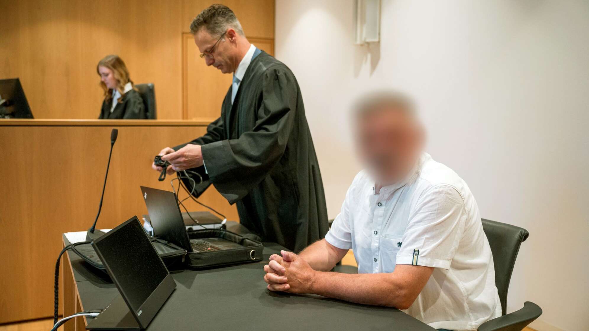 Prozess wegen verfassungswidriger Symbole startet
