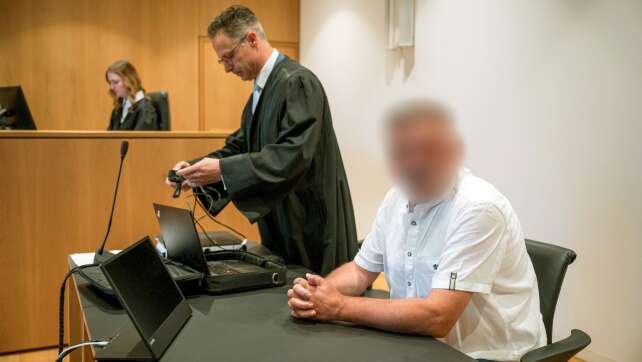 Prozess gegen 64-Jährigen wegen X-Posts mit «Hitlergruß»