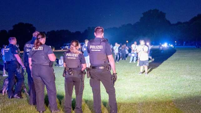 Schlägerei nach Messerangriff im Hamburger Stadtpark