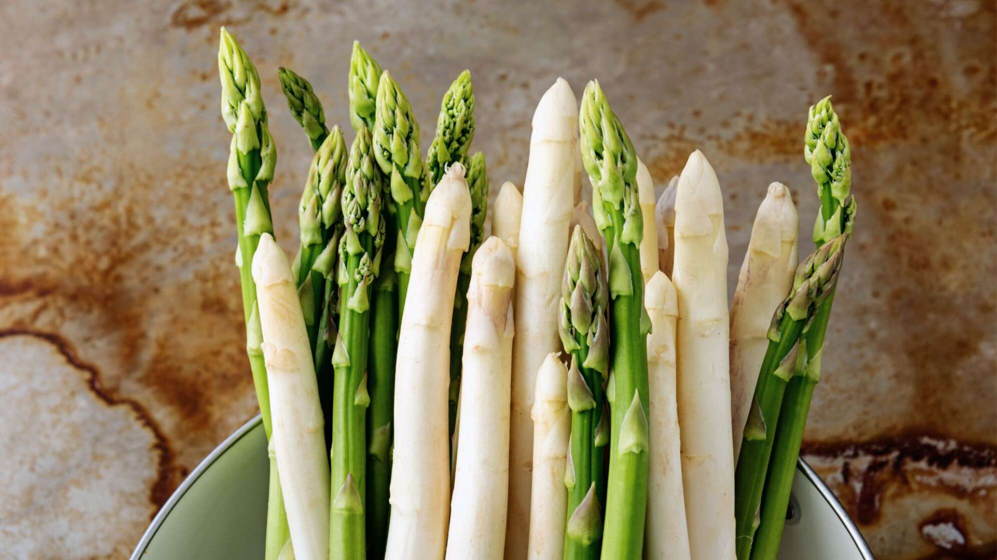 Spargel Grün und Weiß Canva