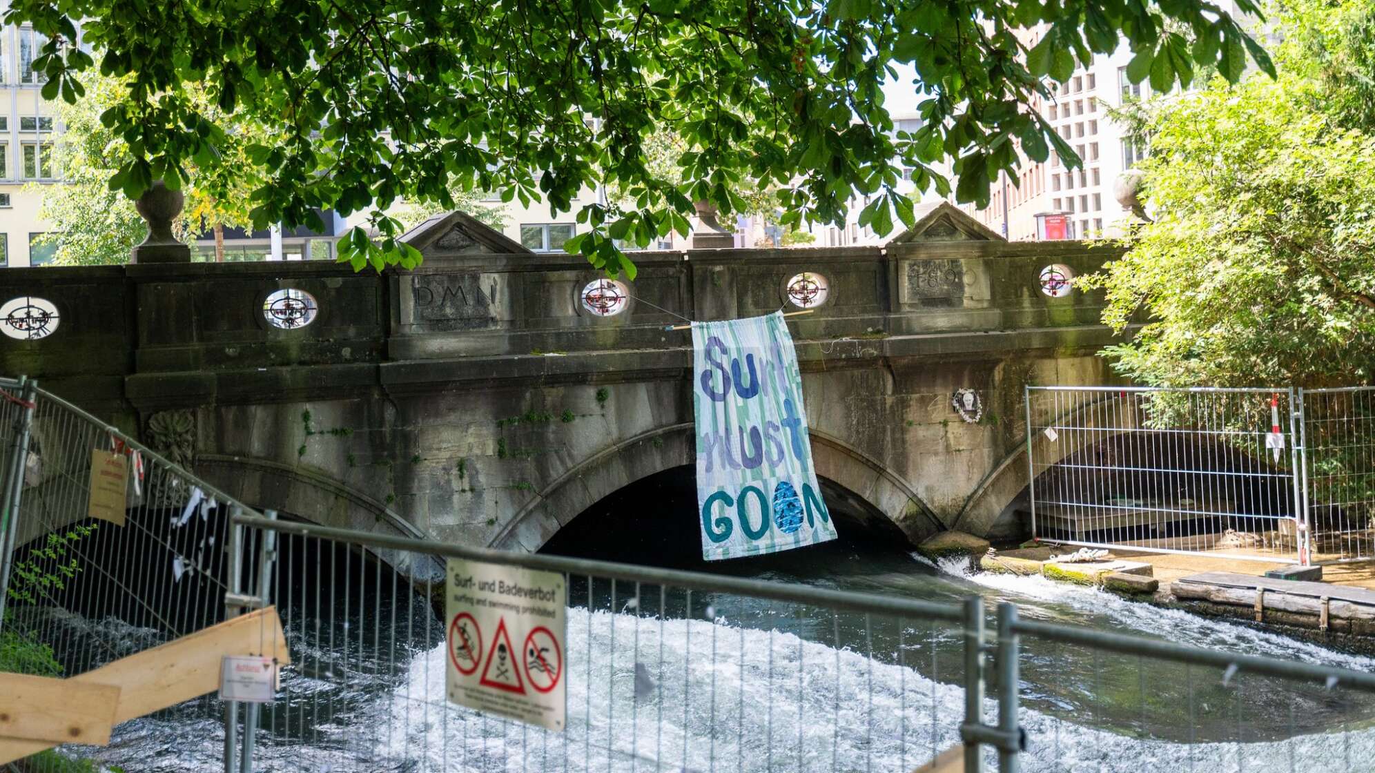 Stadt will Akteneinsicht vor Surfwellen-Entscheidung