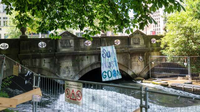 Ursache für Tod einer Surferin am Eisbach bleibt wohl unklar