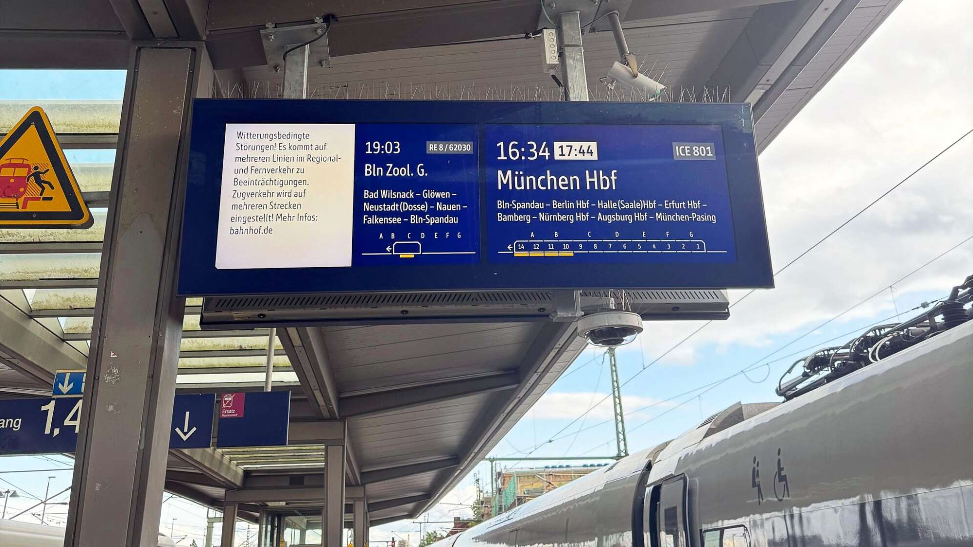 Bahnstrecke Berlin-Hamburg nach Unwetter gesperrt