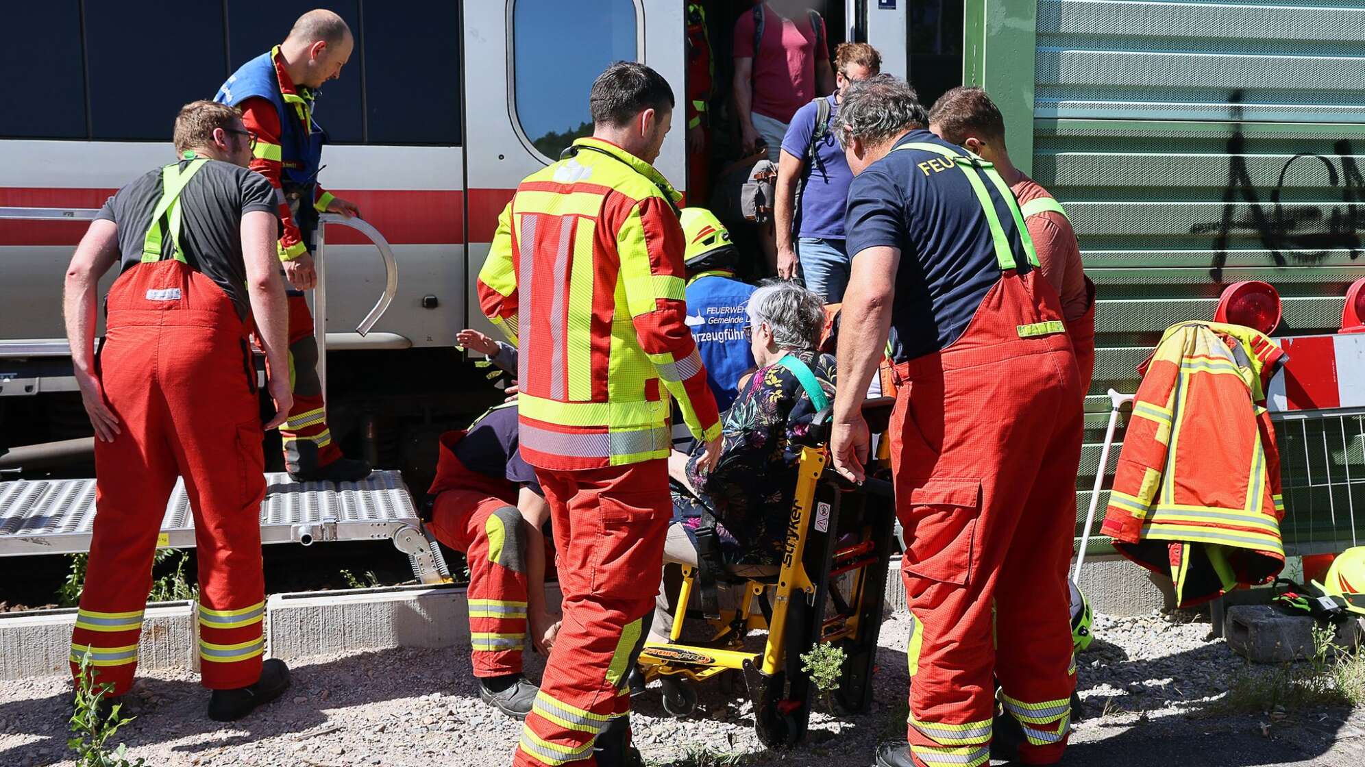 ICE nach technischem Defekt teilweise evakuiert