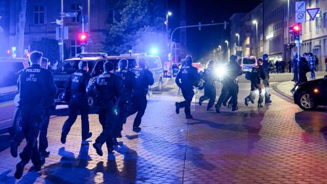 Fast 3.000 Polizisten wurden 2024 im Dienst verletzt