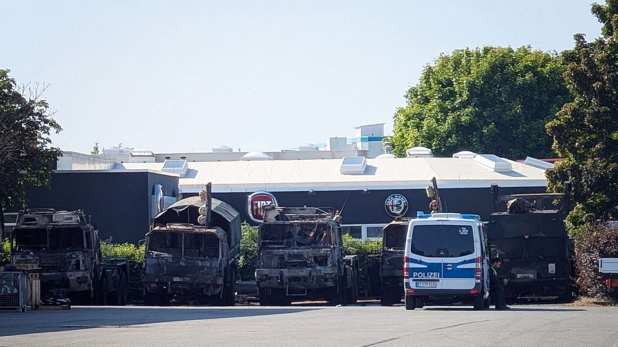 Bundeswehrfahrzeuge in Erfurt ausgebrannt