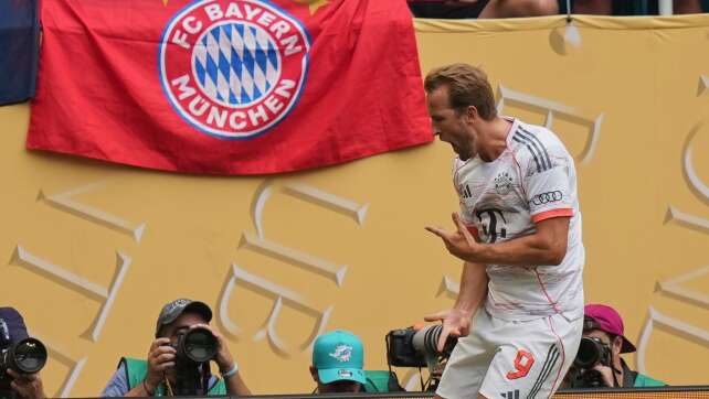 Doppelpacker Kane führt Bayern ins große WM-Duell mit Paris