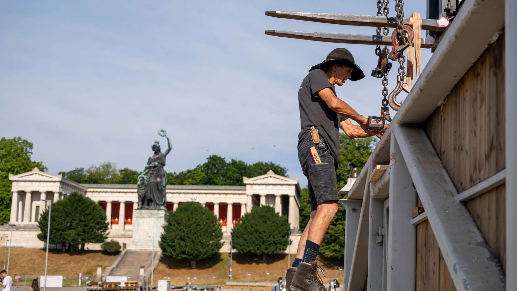 Aufbaubeginn zum 190. Oktoberfest