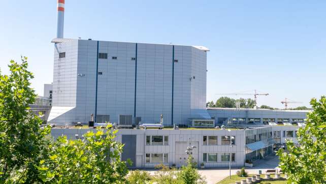 Atomtransport aus Garching rückt näher - Debatte um Uran