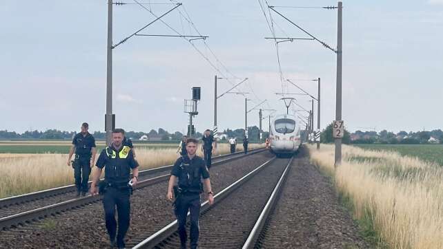Herrmann: Angreifer in ICE hatte Axt und Hammer