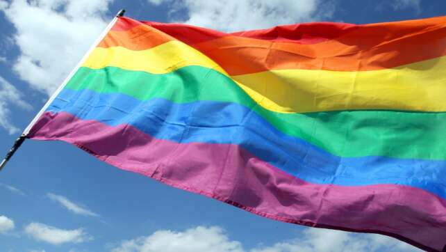 4.000 Teilnehmer bei Christopher Street Day in Regensburg