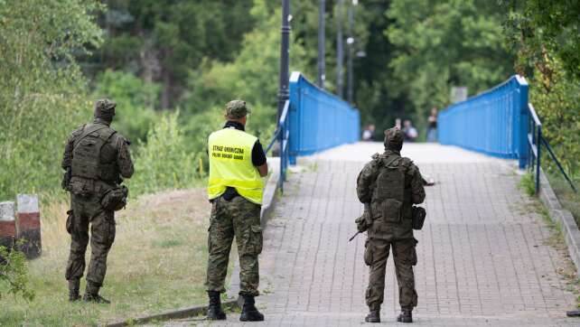 Polen und Deutsche kontrollieren Reisende an der Grenze
