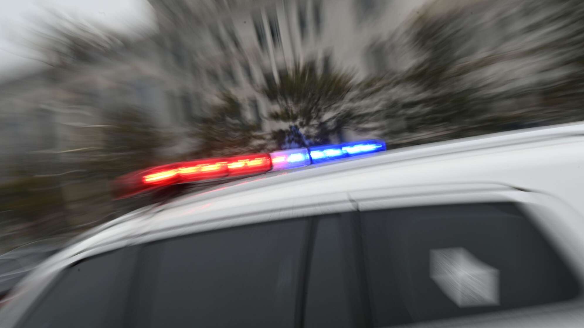 China - Blaulicht auf einem Polizeiwagen