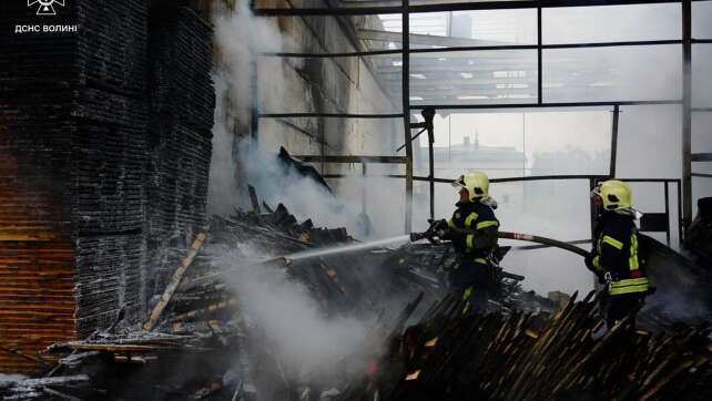 Heftige Luftangriffe treffen besonders Westen der Ukraine