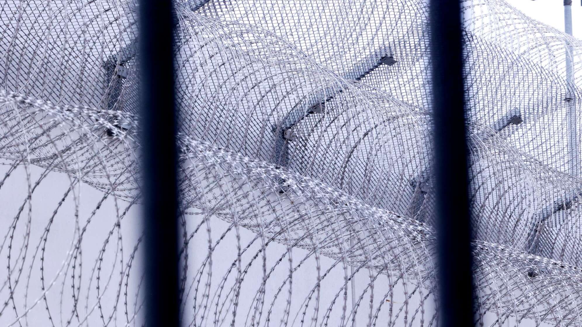 Häftling flieht in Tasche von Mitgefangenem aus Gefängnis