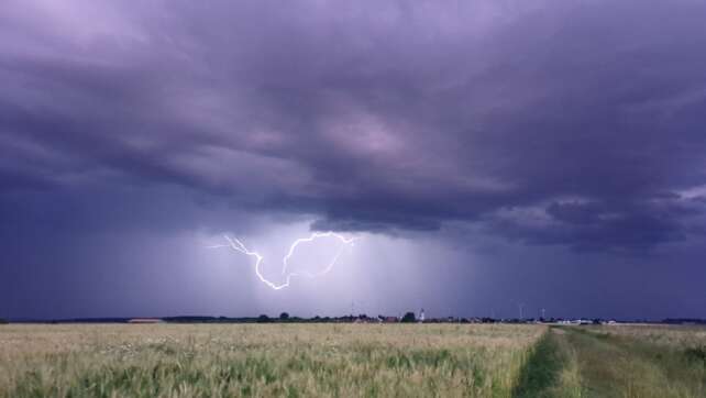 Wetterdienst warnt vor Unwettern in Franken