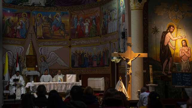 Kirche bei Angriff getroffen - Papst fordert Gaza-Waffenruhe