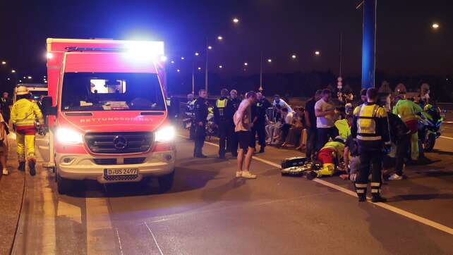 Unfall bei Feuerwerk - 19 Verletzte auf Rheinkirmes